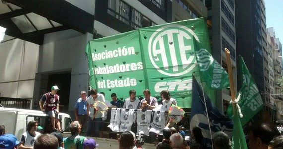Me matan si no trabajo y si trabajo me matan