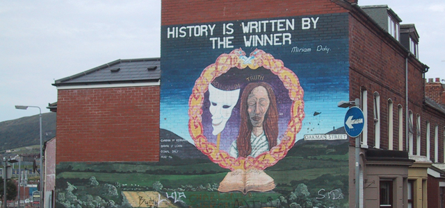Irlanda del Norte: 18 años del inicio de la Paz, nuevas elecciones y su violencia simbólica