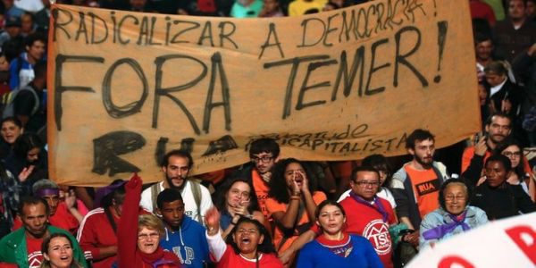 Ante protestas, soldados en Brasil custodian edificios federales Ante protestas, soldados en Brasil custodian edificios federales