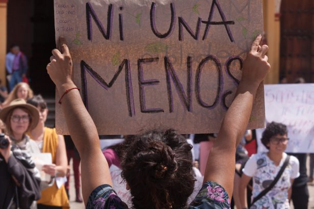 19-10-2016 - Concentración en el zocalo de San Cristobal de las Casas, Chiapas, México, en apoyo al paro nacional de mujeres en Argentina.