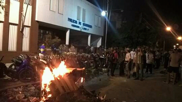 Lanús: la Policía local reprimió a integrantes de un merendero en Villa Caraza