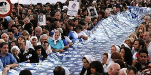Los tristes puentes entre la Dictadura y Cambiemos