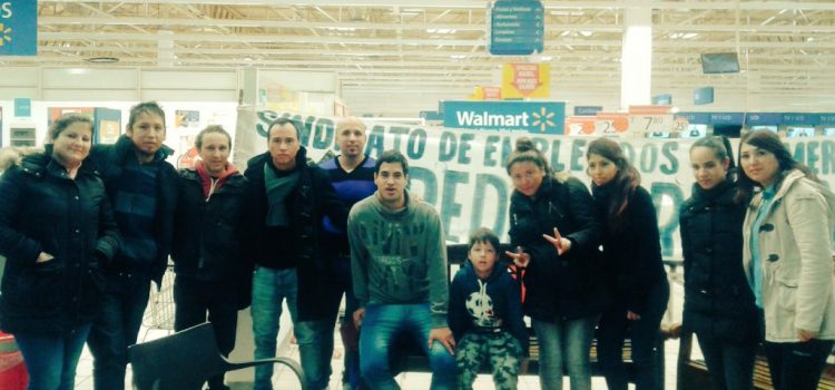 Ahora los despidos hasta viajan en un changuito de supermercado
