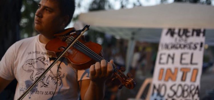 “La presencia de artistas nos ayuda a juntar fuerzas, a pasar el momento, a poder unirnos”