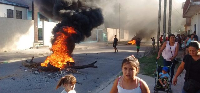Las mujeres de Barrio Frino al frente de la lucha por la Educación Pública